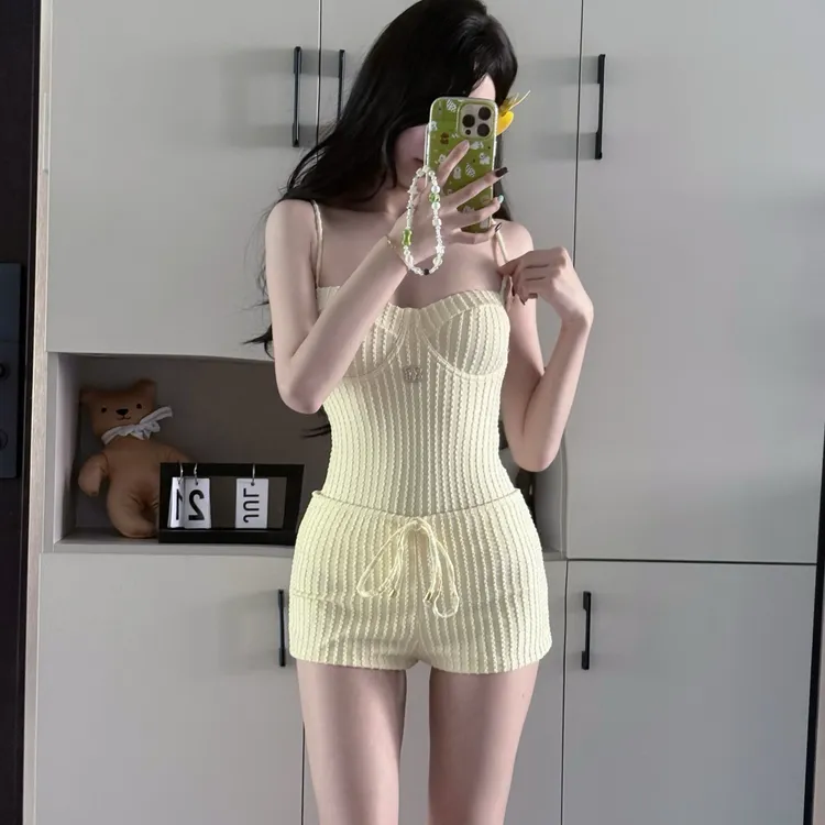 XYT泳衣女小众立体竖纹连体泳衣女高级感遮肉显瘦温泉度假游泳装