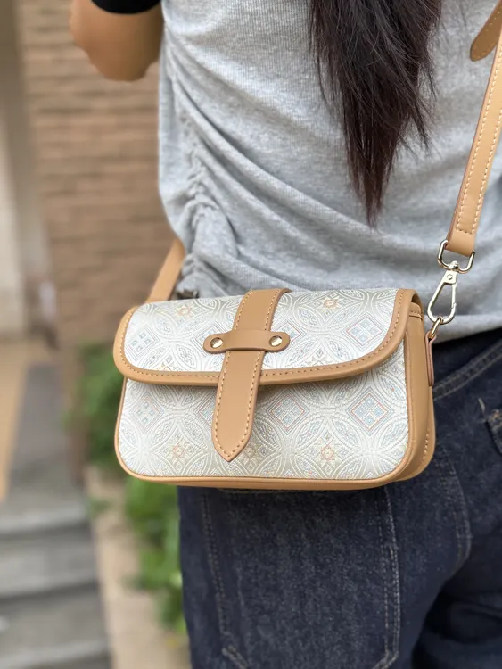 广西非遗壮锦法棍包飞燕送财纹休闲百搭编织小众国风斜跨小方包