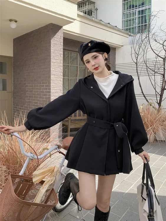 实拍 连帽风衣外套女秋2025新款短款小个子英伦风设计感收腰大衣