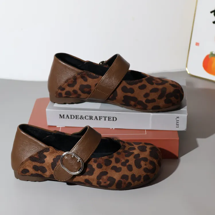 加绒豹纹增高圆头浅口单鞋复古棕色扣带耐磨百搭休闲鞋平底软底