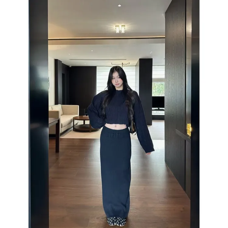 withmin凉皮 圆领短款麻花纹理毛衣精致松弛时尚冬季套装2525168