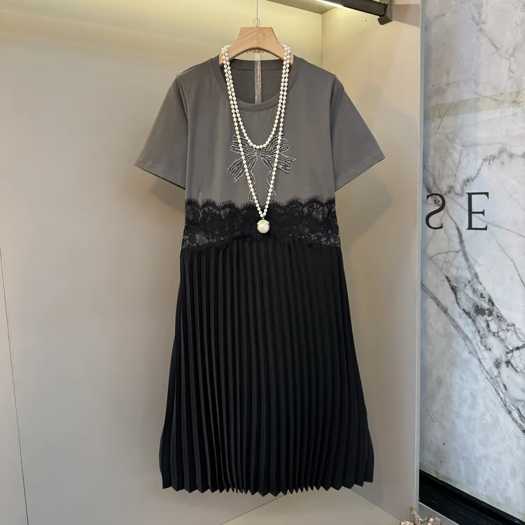 韩系宽松蝴蝶结烫钻工艺减龄百褶设计中长款蕾丝拼接显瘦连衣裙