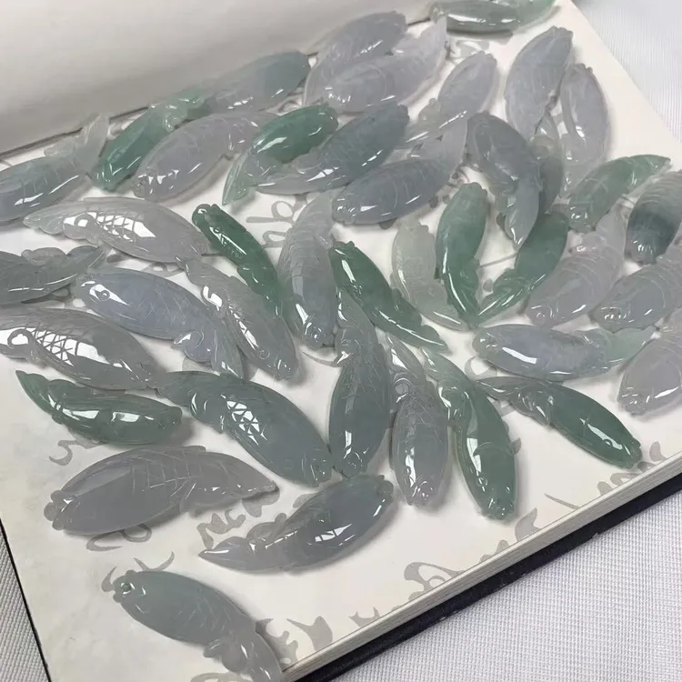 缅甸天然A货翡翠简约百塔立体年年有鱼精致玉坠-多样性发其一