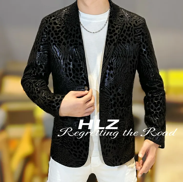 2025男士秋季新款轻奢简约纯色刺绣图案长袖豹纹植绒满天星外套