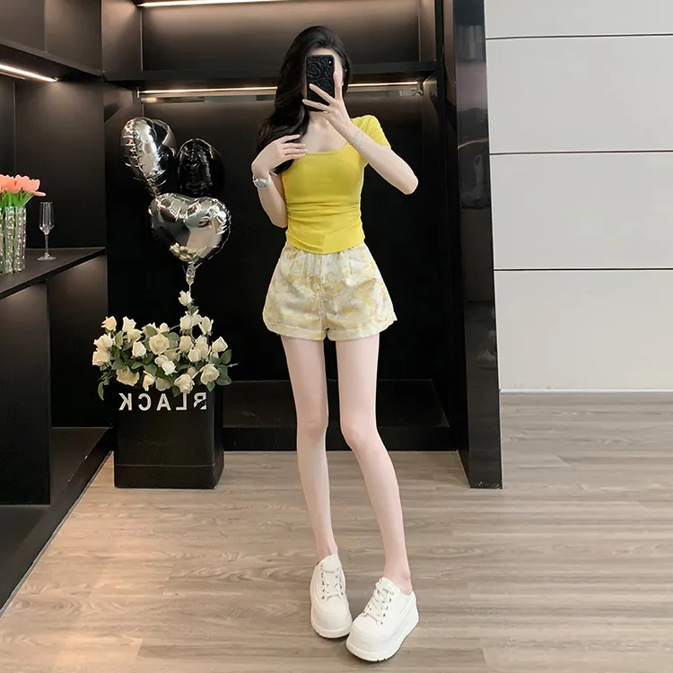御姐风穿搭一整套女夏季低领修身纯欲短袖T恤牛仔短裤两件套薄款