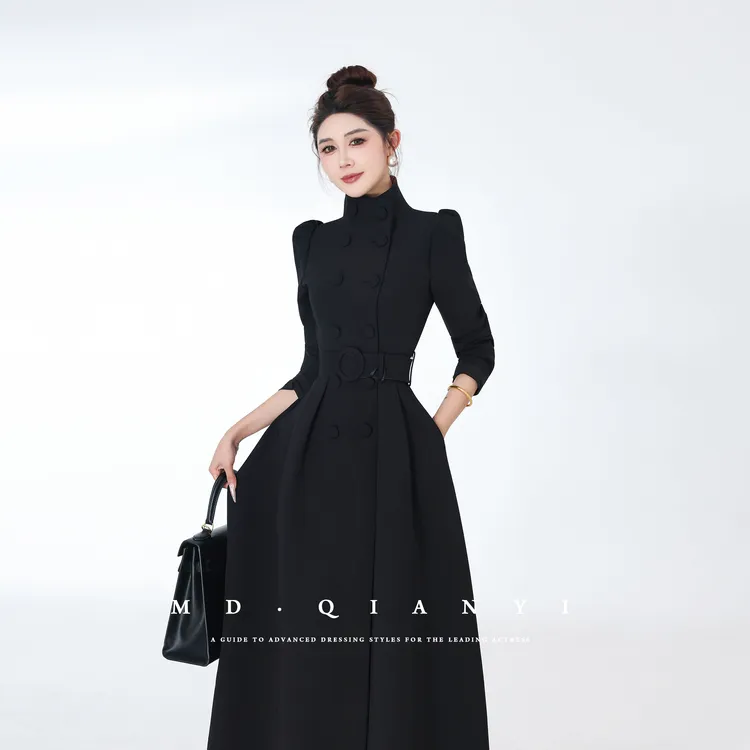 MD定制·杨千亿【多维格调】2025冬季新款显瘦气质百搭设计感连衣裙