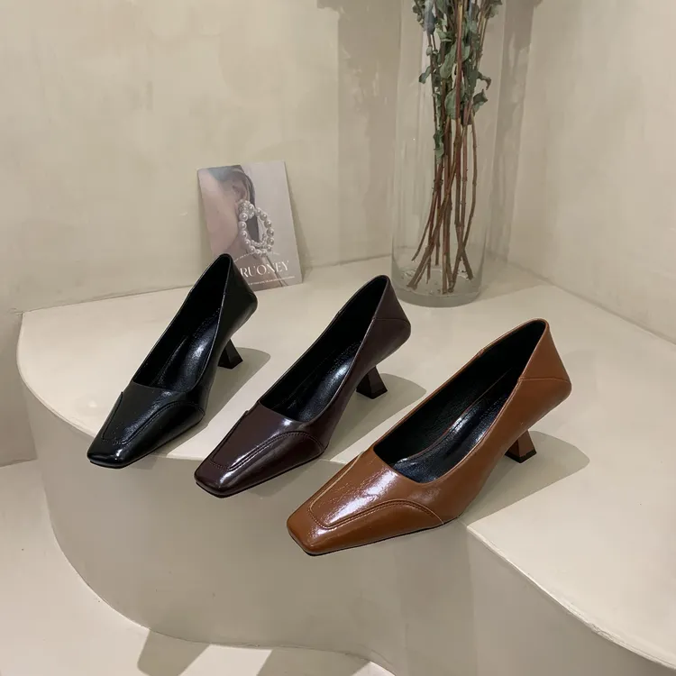 【万达撤柜】春款低跟小香风拼接高跟鞋春秋新品法式浅口细跟黑色