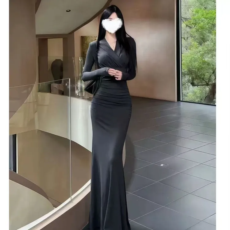 【苏仑特专属】2025秋装修身长袖V领高腰修身连衣裙早秋新款时尚女装裙子