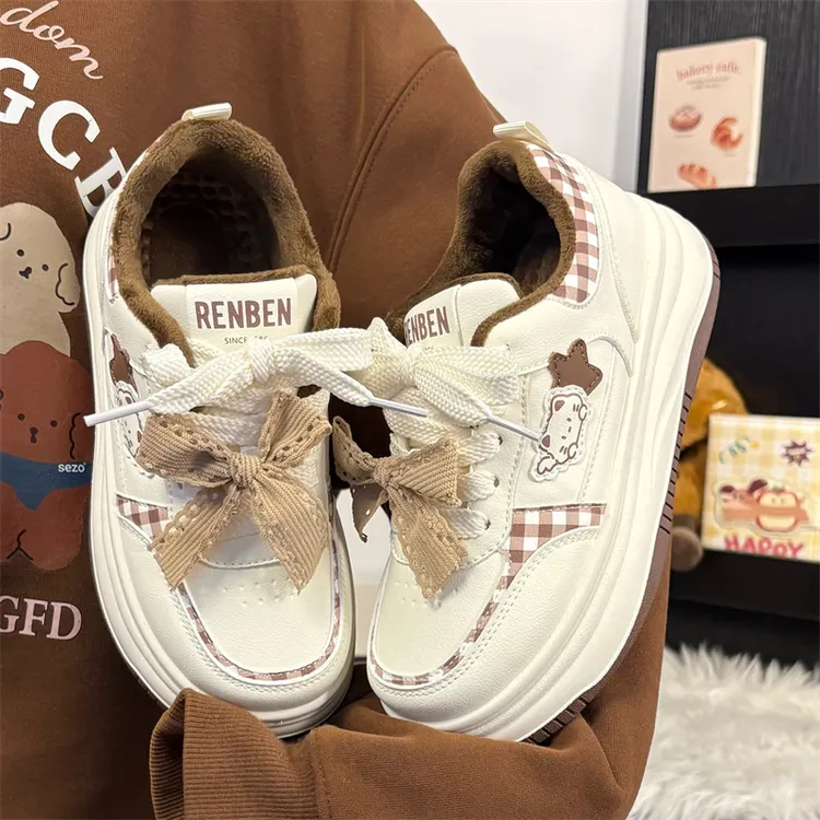 人本鞋子女款秋冬季爆款2025新款百搭爆款加绒小白鞋学生厚底棉鞋