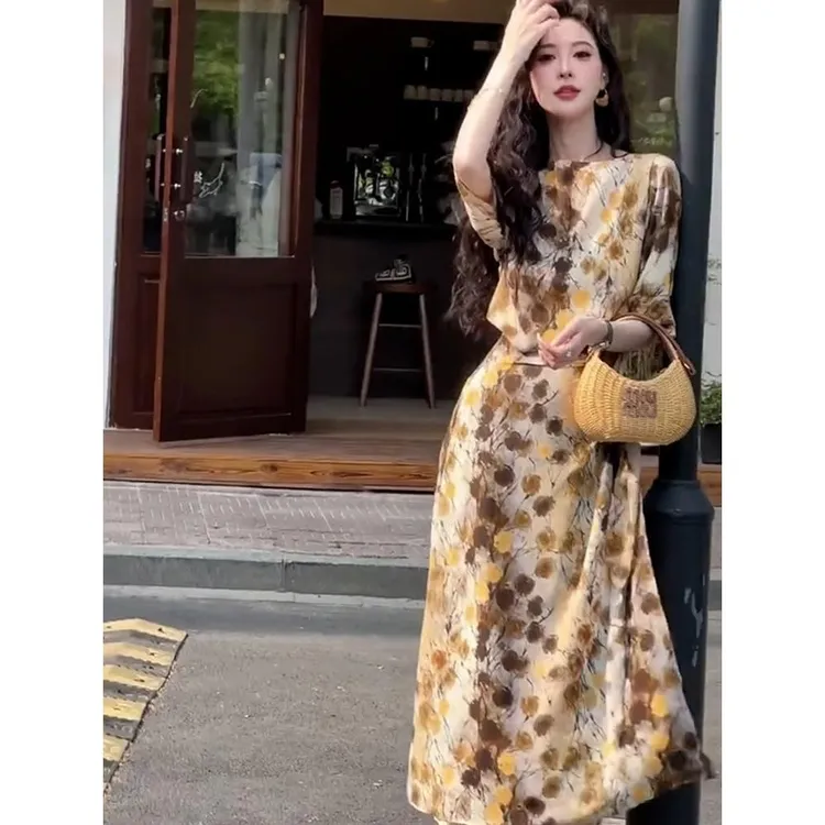 夏季重要场合名媛气质女神范轻奢高级感小香风黄色印花收腰连衣裙