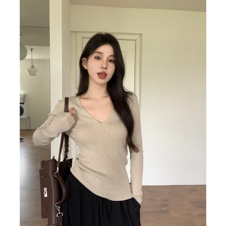 温柔风气质内搭V领长袖毛衣针织衫女早春修身显瘦百搭打底衫上衣