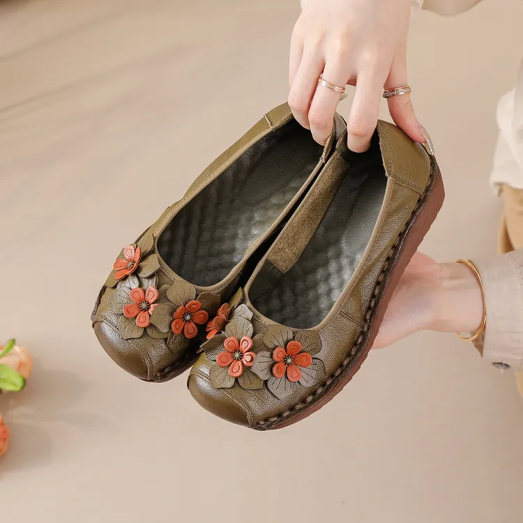 复古民族风浅口妈妈单鞋中老年女鞋坡跟中跟厚底牛筋底花朵增高鞋