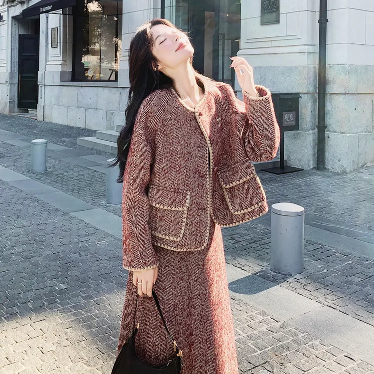 高级感红色毛呢小香风套装裙女2025秋冬气质羊毛外套半身裙两件套