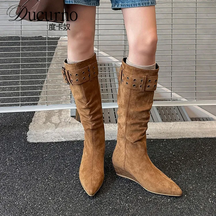 4cm小坡跟时髦艺体生高跟弹力靴2025新款时尚皮带扣不过膝女靴子
