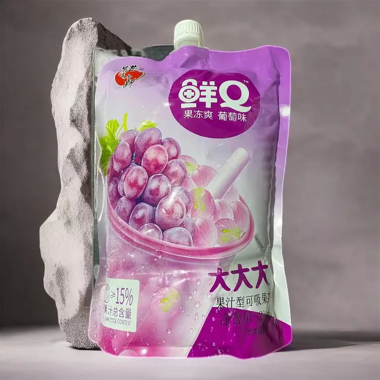 【现货】零食很大蜡笔小新超大袋2kg果冻卡地乐抱汁吸吨袋可吸果汁