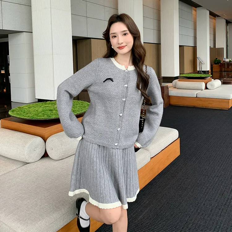 奢姿2025年秋款大码女装显瘦时尚小香风针织减龄花边上衣半裙套装
