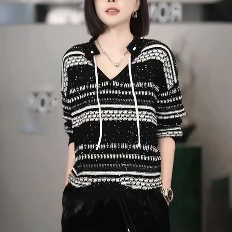 2025秋季新款女士黑白条纹V领毛衣慵懒高级感洋气显瘦针织衫上衣