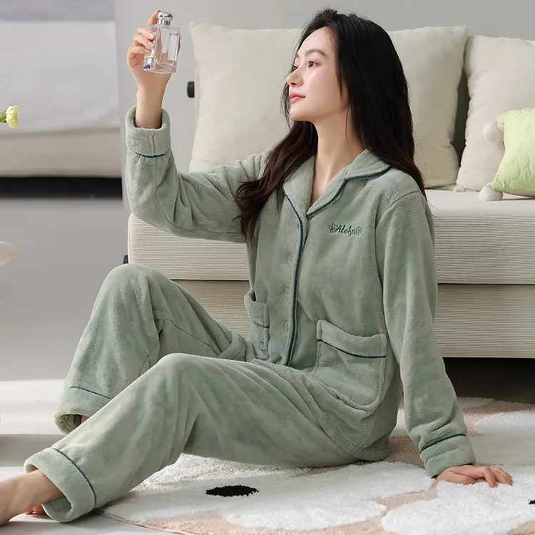 高档法兰绒睡衣女冬季长袖加绒加厚中青年女士保暖套装大码家居服