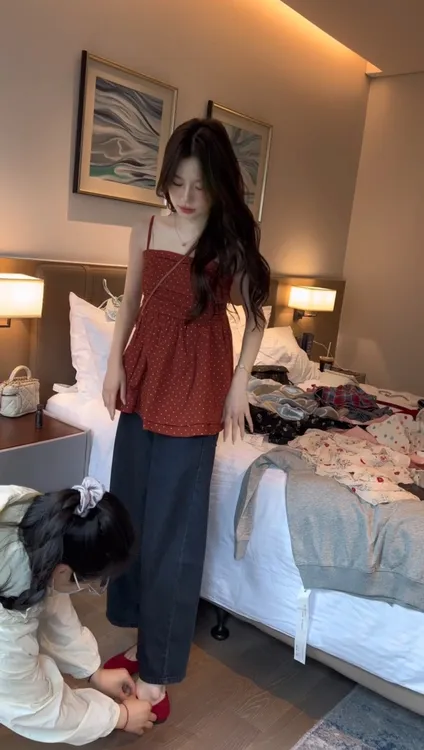 2025春夏新款韩系度假风减龄波点度假风吊带背心高腰显瘦裤子套装