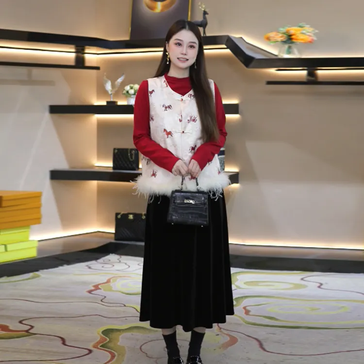 奢姿【马岁呈瑞】大码女装2025冬季胖妹妹钻饰领拼接套装气质两件套