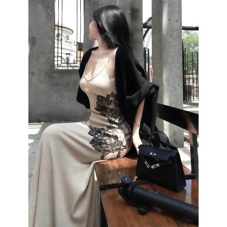 纯欲风性感新中式拼接蕾丝连衣裙女早秋新款设计感流苏开衫两件套