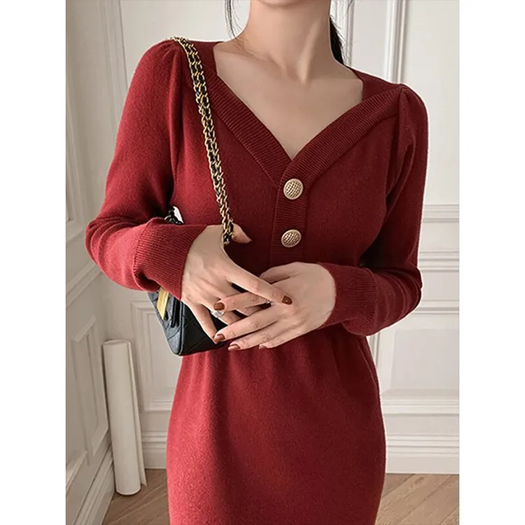 高级感独特V领针织连衣裙女秋冬新款时尚洋气轻熟风显瘦收腰长裙