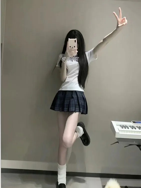 学院风日系夏季显瘦POLO衫运动百搭少女短款时尚辣妹白色上衣女