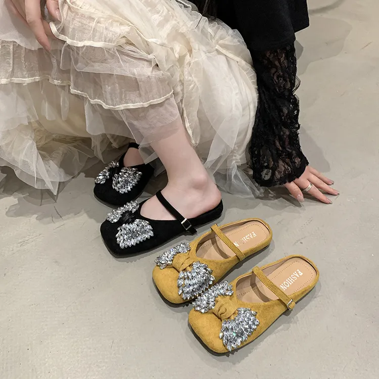法式优雅尖头浅口一字带红色婚鞋2025春新款精致水钻大码舒适女鞋