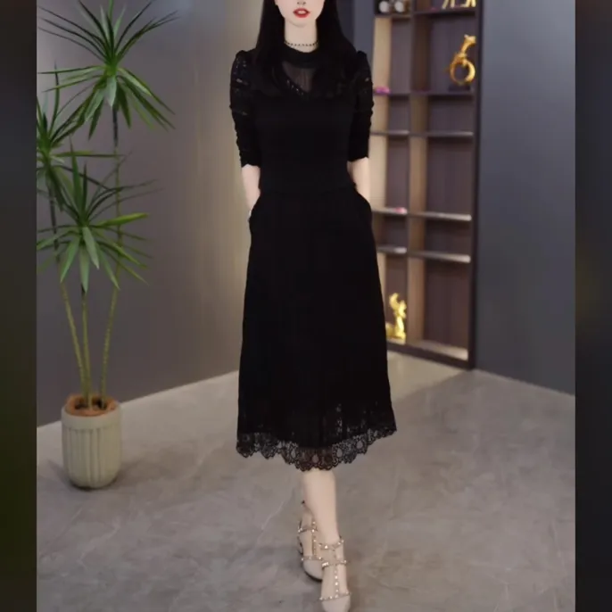 【连衣裙】2025秋季新款洋气轻奢气质女士黑色显瘦百搭打底连衣裙