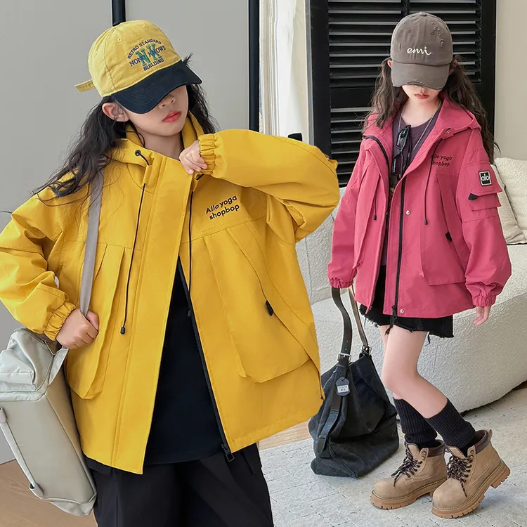 女童冲锋衣外套秋季2025新款女孩洋气连帽户外大童工装开衫上衣潮