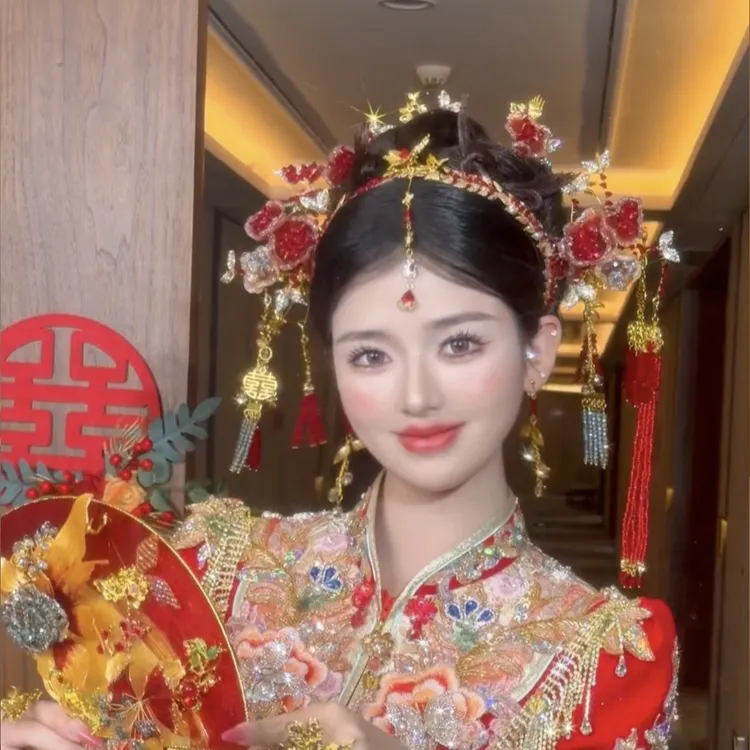 新娘头饰金色发箍眉心饰品套装金红色秀禾服造型配饰大气结婚饰品