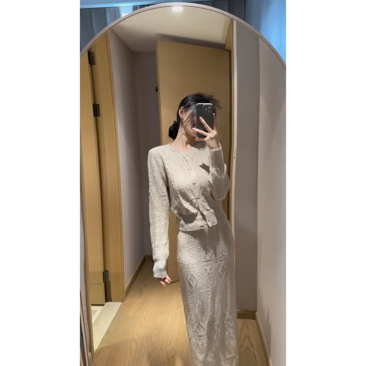 【下午茶】羊绒羊毛经典麻花针织开衫半裙套装
