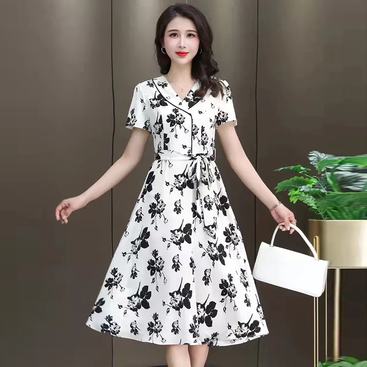 夏季修身气质新款黑白花纹舒适时尚亲肤连衣裙四季通用中年女士