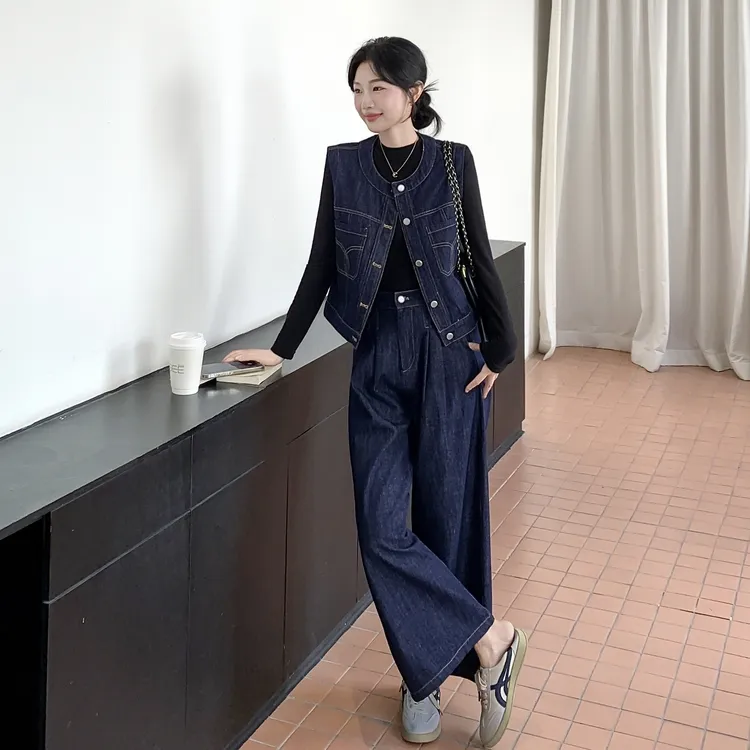 高级感巨好看大方得体韩系穿搭一整ootd牛仔马甲阔腿裤两件套春秋