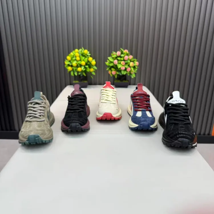 新款休闲男鞋2025年低帮耐磨纯色百搭秋季软底经典运动透气阿甘鞋