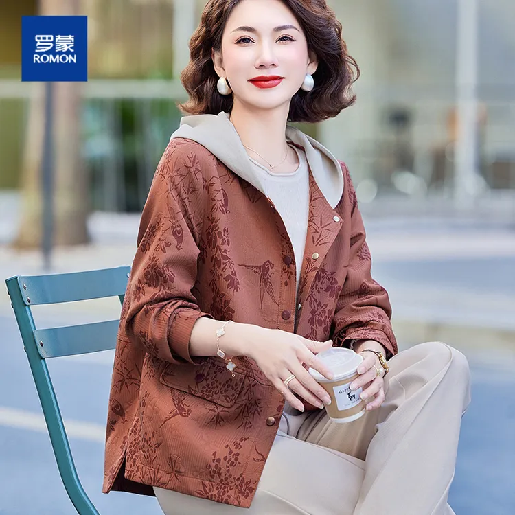 罗蒙妈妈秋装外套洋气大码短款风衣2025新款中老年女春秋薄款上衣