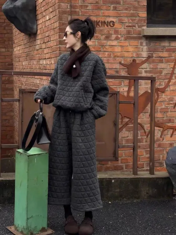 大码欧货设计感菱形格高级2025轻奢洋气胖mm上衣+裤子套装3102