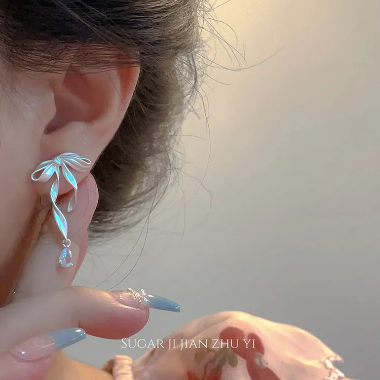 锌合金合成锆石耳饰 S925银针芭蕾风蝴蝶结耳钉新款2025爆款时尚
