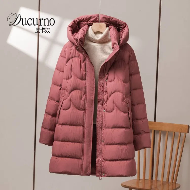 2026年冬季新款白鸭绒轻薄羽绒服女款中长款中老年妈妈装时尚外套