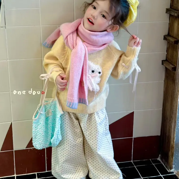 One豆秋季新款女童卡通毛毛兔针织毛衣现货