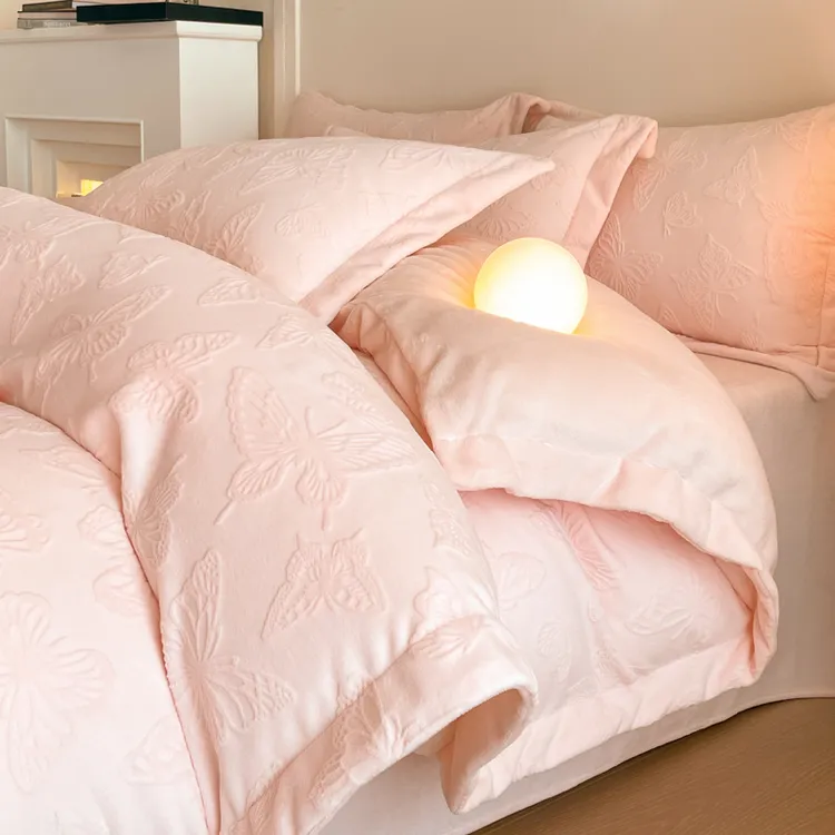 加厚雕花牛奶绒四件套2025新款珊瑚绒宽边被套冬季法兰绒床单床品