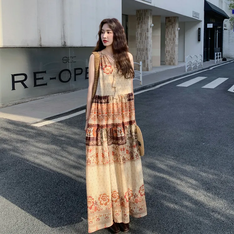 海边度假风连衣裙女2025夏季新款氛围感民族风复古印花无袖背心裙