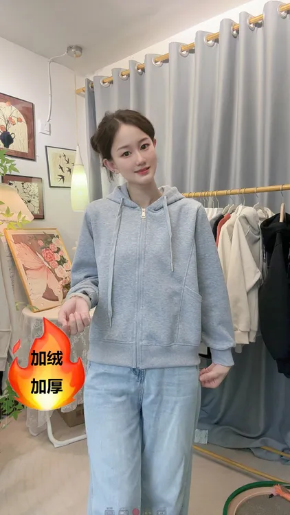 秋冬季加绒加厚爆款女装外套卫衣正肩休闲运动百搭连帽大口袋上衣