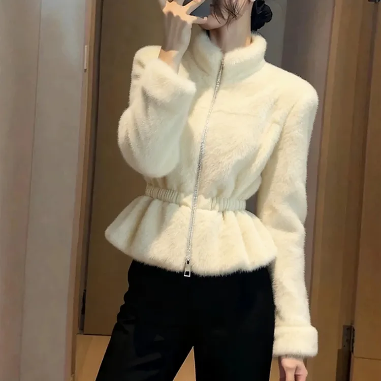 秋冬米白色毛绒外套女2025新款巨好看独特漂亮气质小香风掐腰上衣
