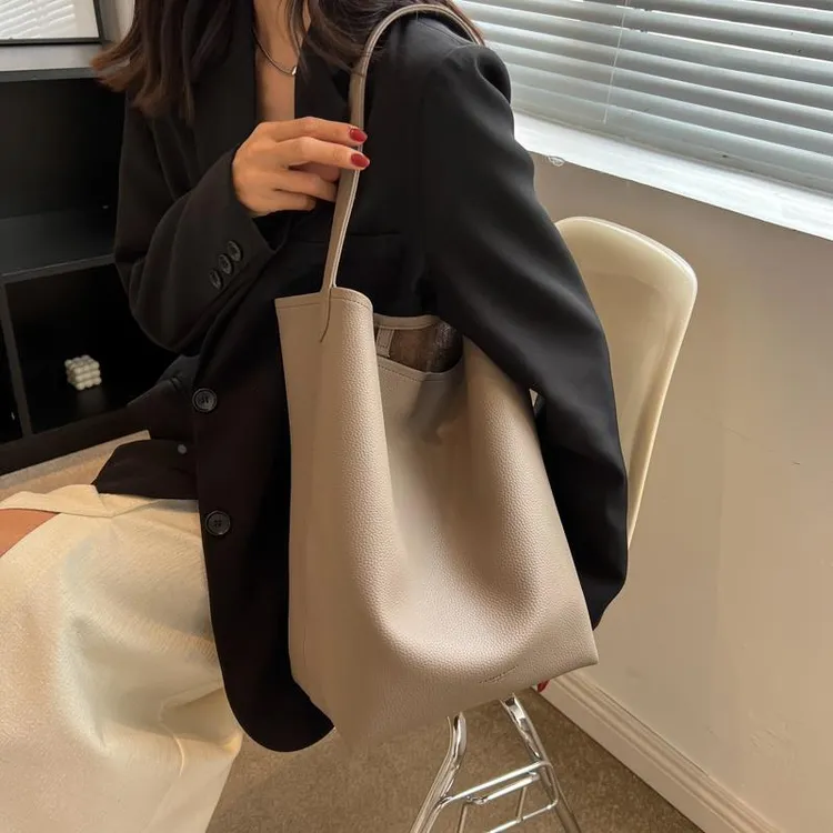 【万达专柜】高端定制今年流行包包女2025新款大容量通勤单肩托特