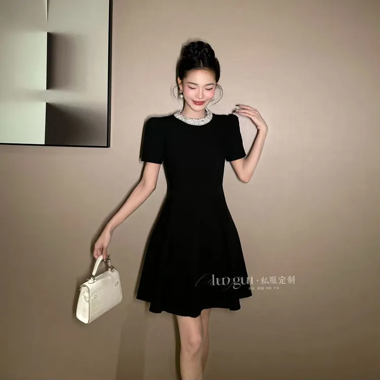 【花花原创】轻奢赫本风短款连衣裙显瘦气质极简风夏季小黑裙9095