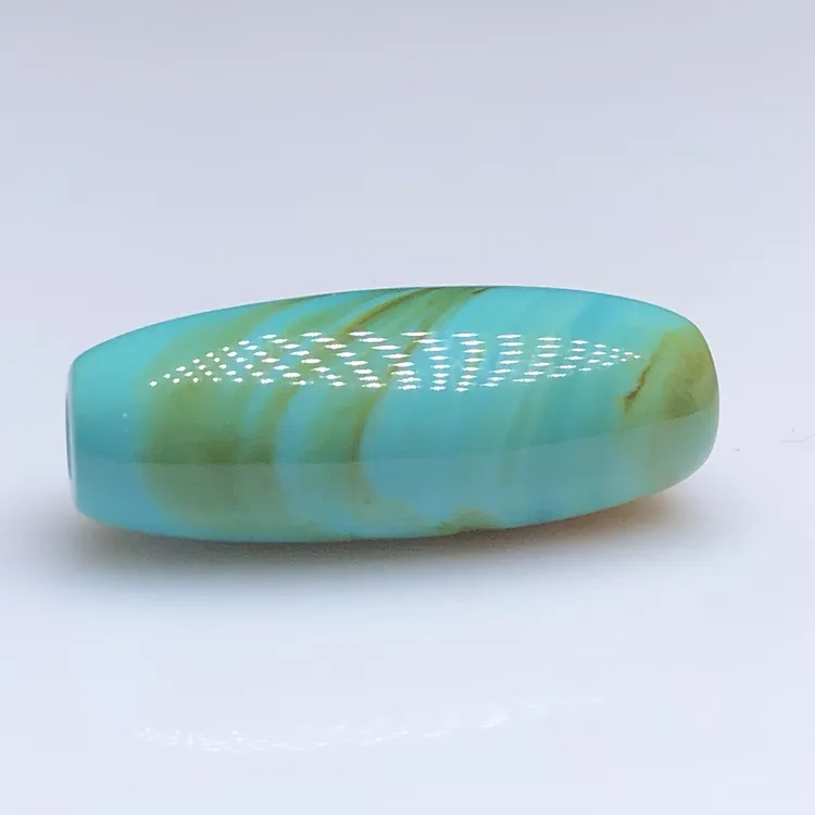 湖北原矿瓷釉水波纹绿松石扁形天珠尺寸7.7x8.5x20.4mm重2.2克