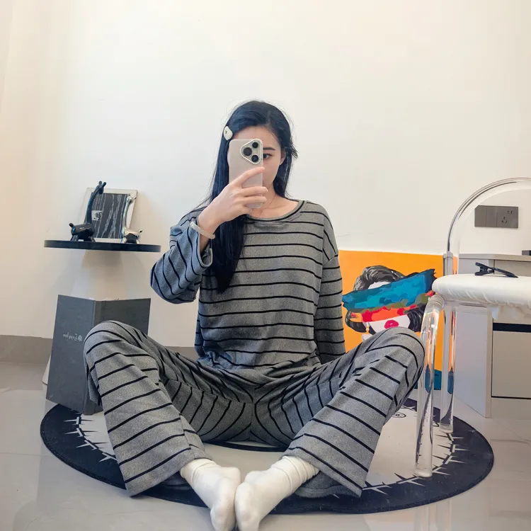 带胸垫德绒睡衣新款长袖条纹套装韩版早秋季穿搭宽松显瘦家居服