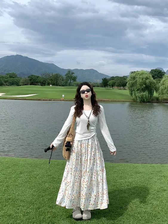 【甜心铃兰】法式度假碎花长裙简约高腰松紧印花收腰上衣微胖穿搭