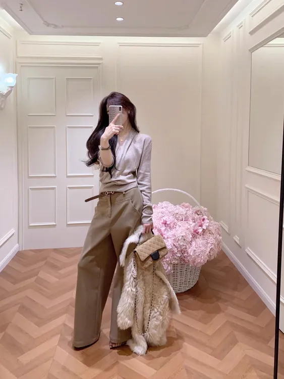 2025秋季新款韩系高级感v领交叉设计绝美针织衫显瘦百搭直筒长裤